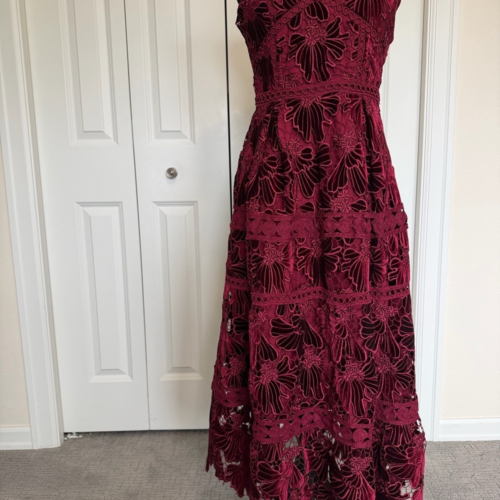 Elegant Burgundy Lace Midi Dress